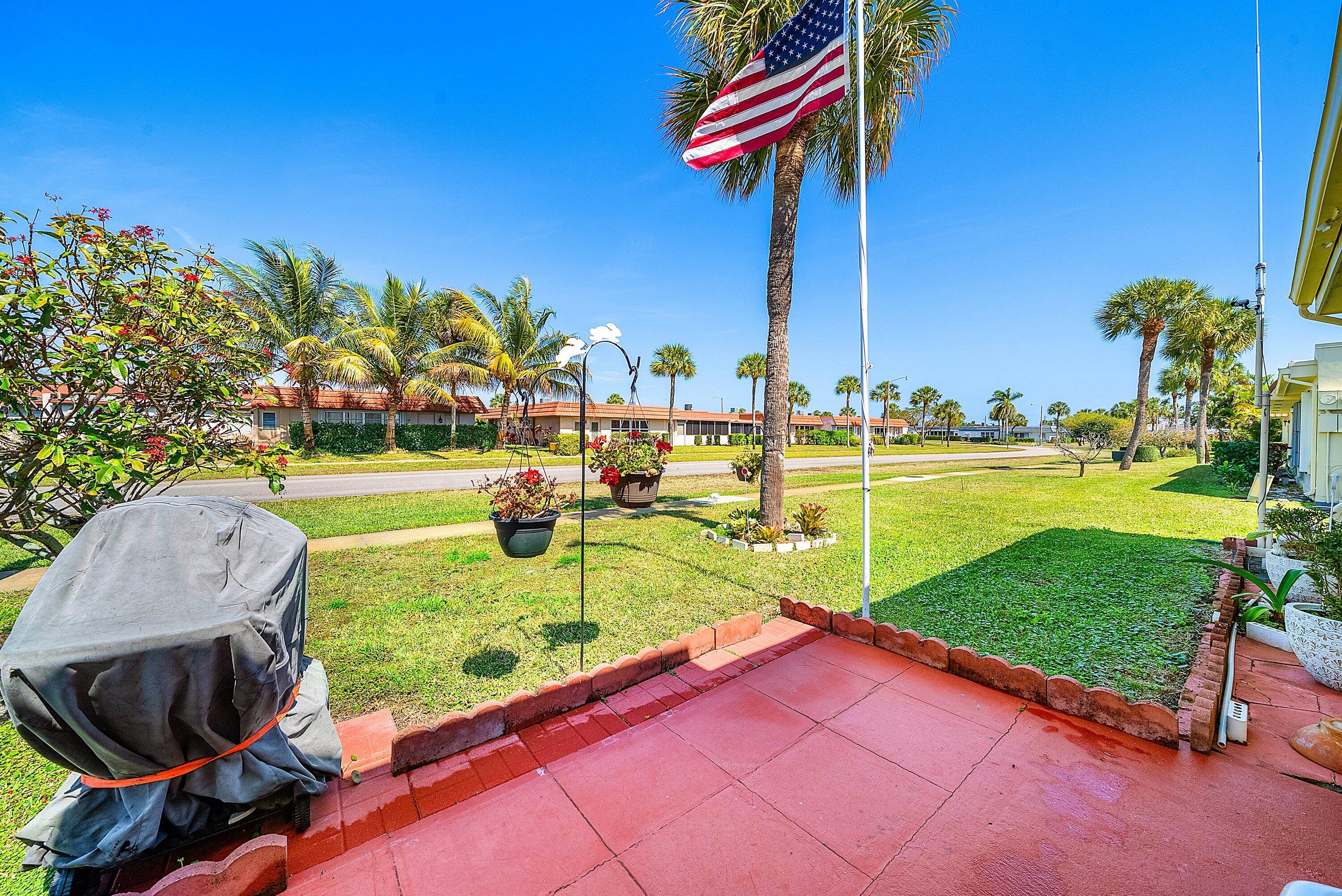 CRESTHAVEN CONDO TOWNHOMES SEC 3 - Residential