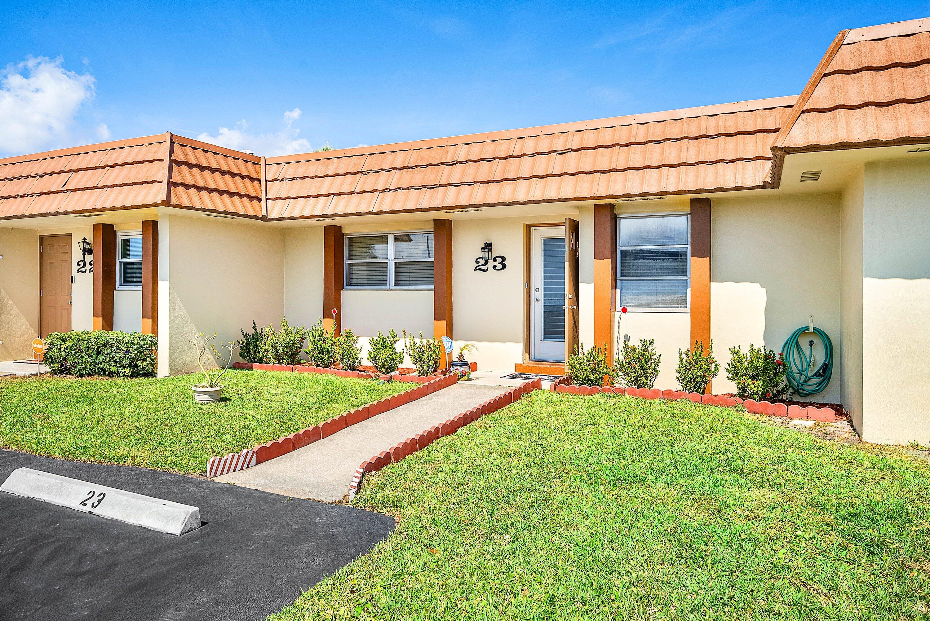 CRESTHAVEN CONDO TOWNHOMES SEC 3 - Residential