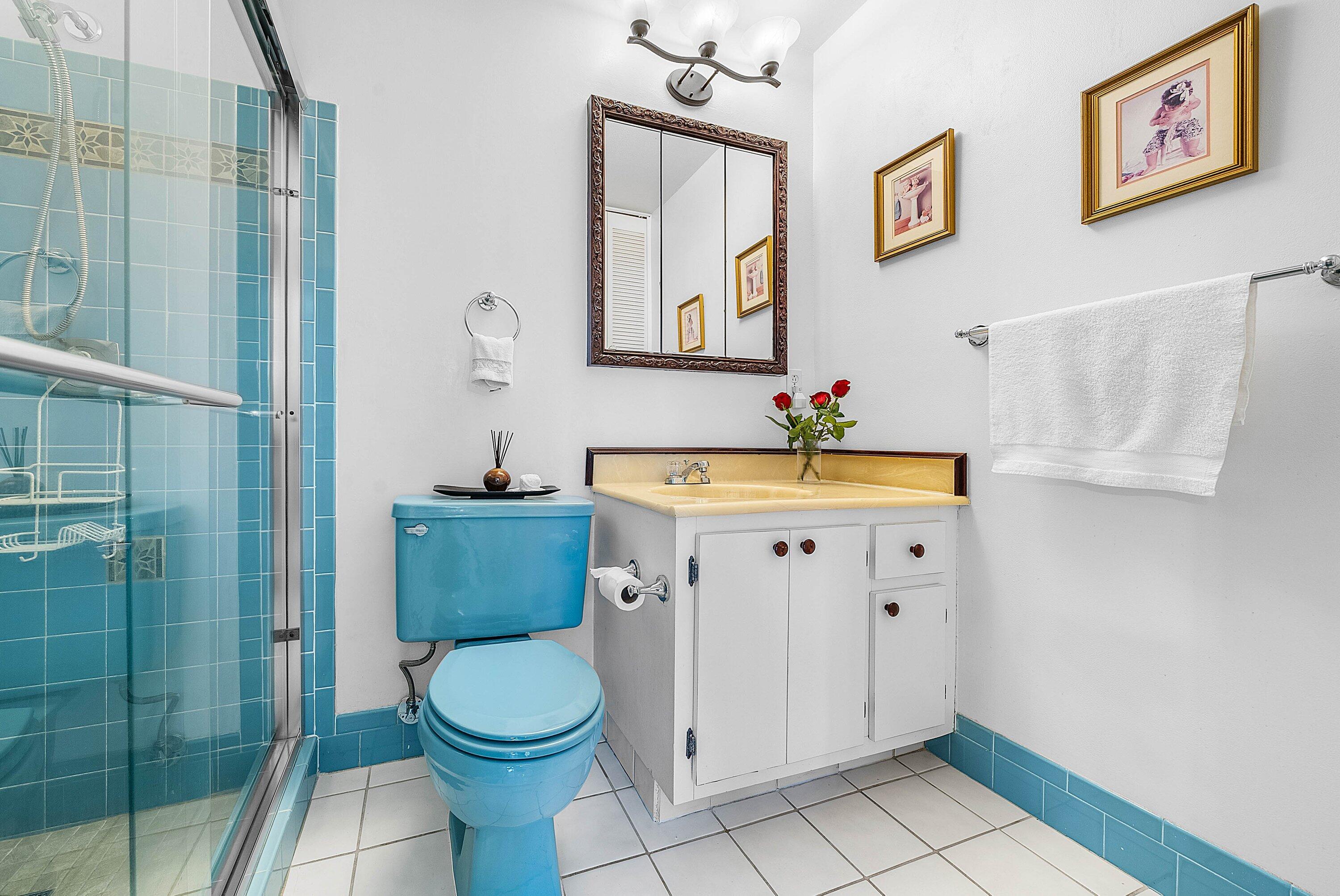 CRESTHAVEN CONDO TOWNHOMES SEC 3 - Residential