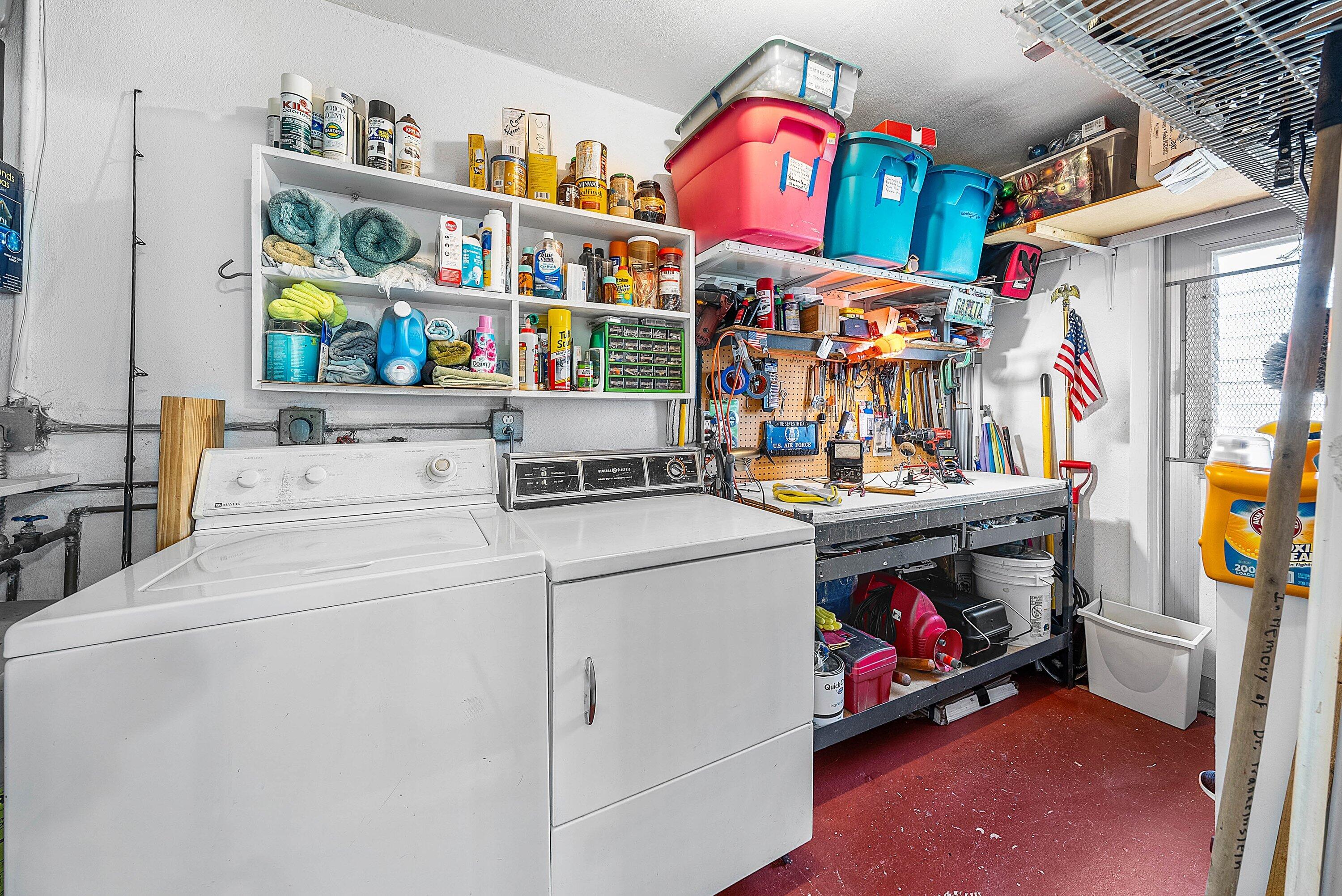 CRESTHAVEN CONDO TOWNHOMES SEC 3 - Residential