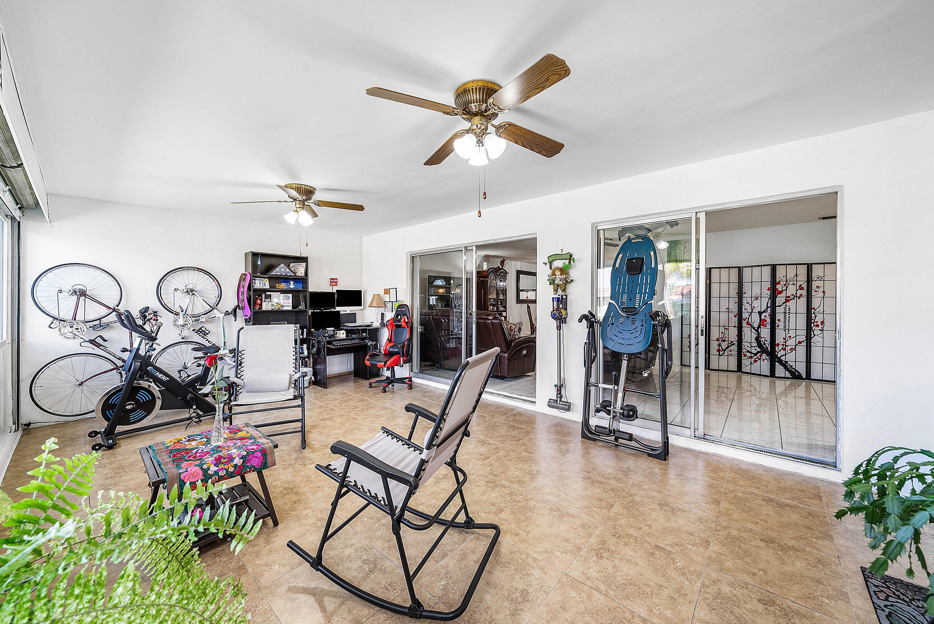 CRESTHAVEN CONDO TOWNHOMES SEC 3 - Residential