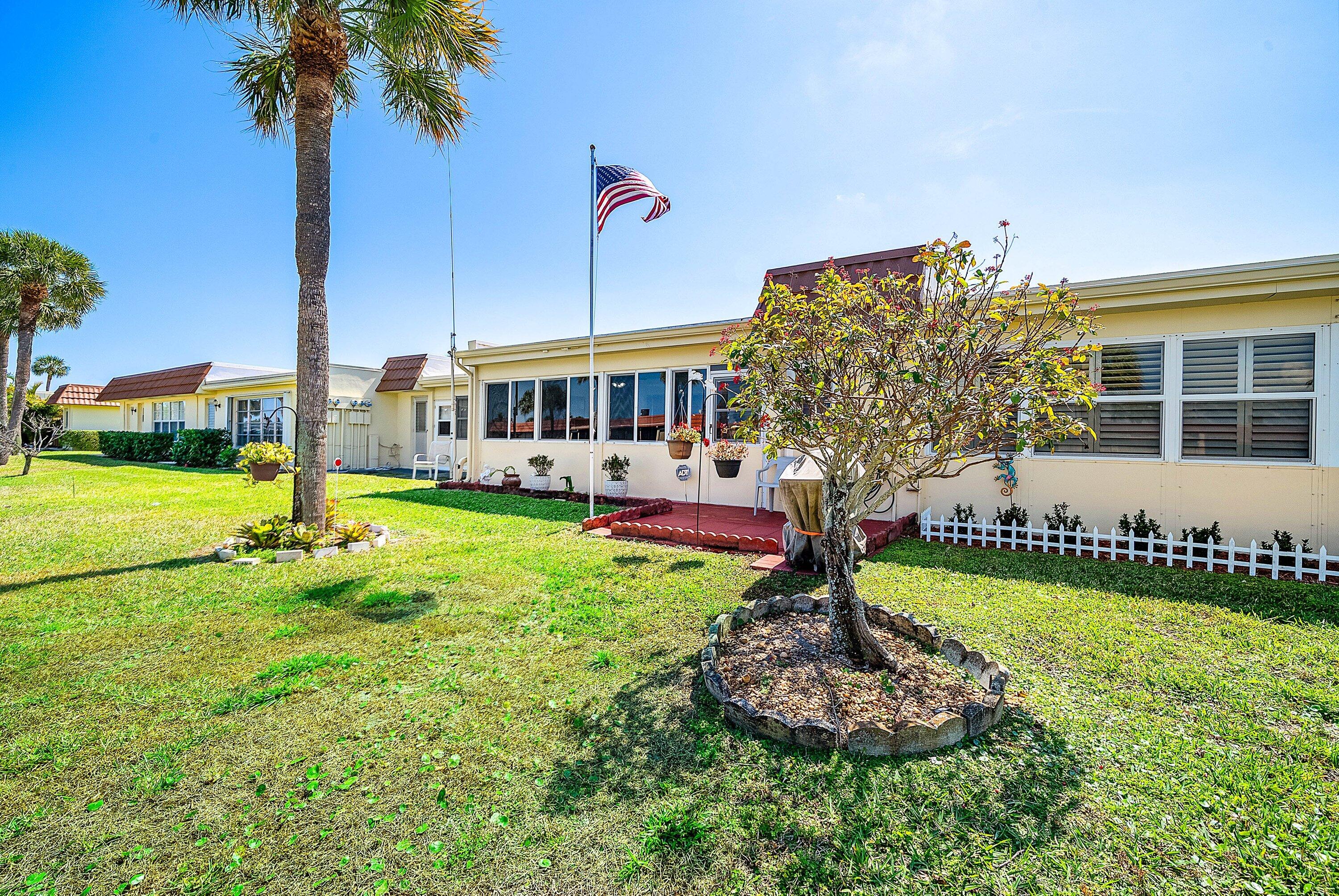 CRESTHAVEN CONDO TOWNHOMES SEC 3 - Residential