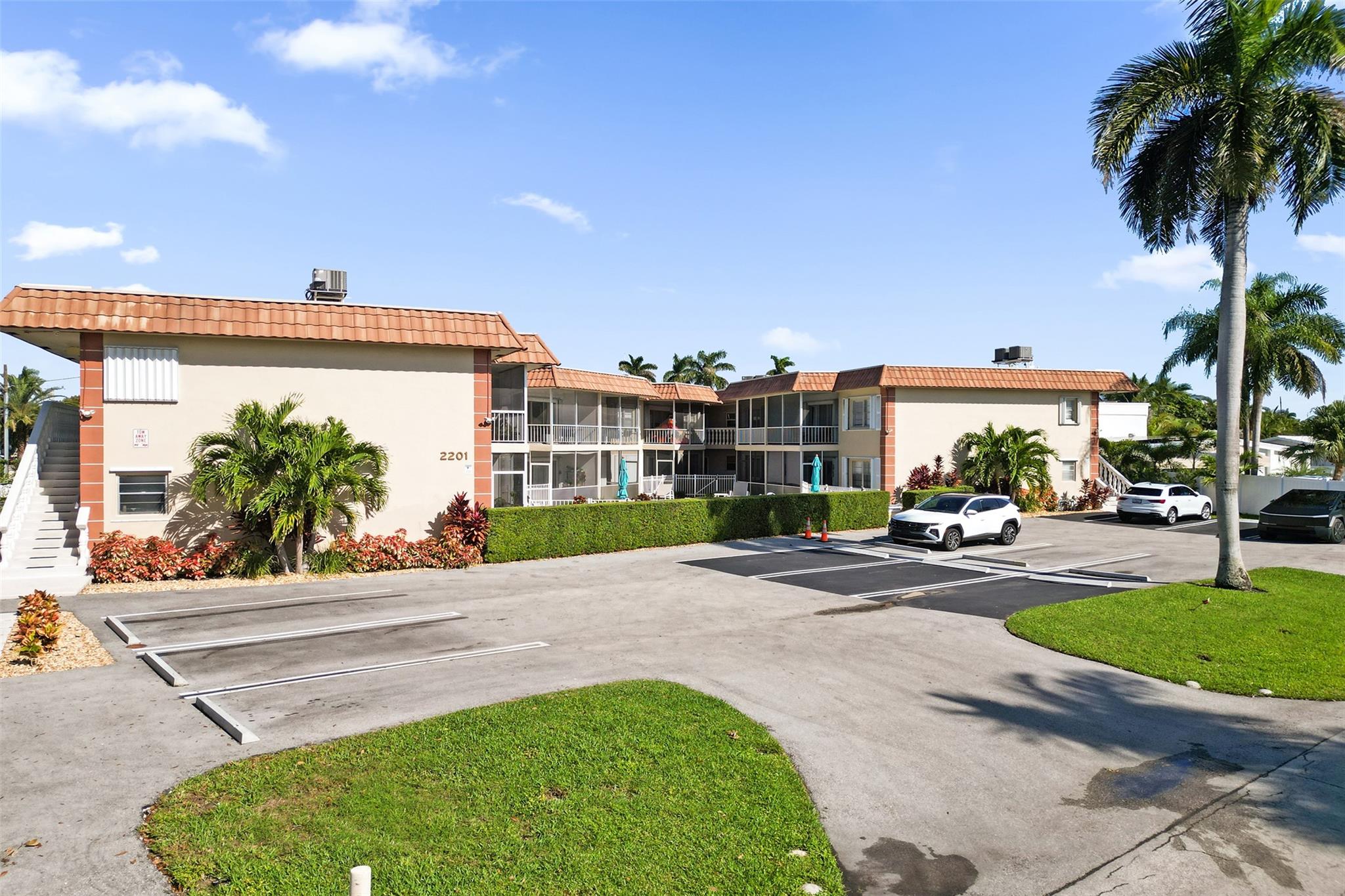 Santa Barbara Gardens - Residential