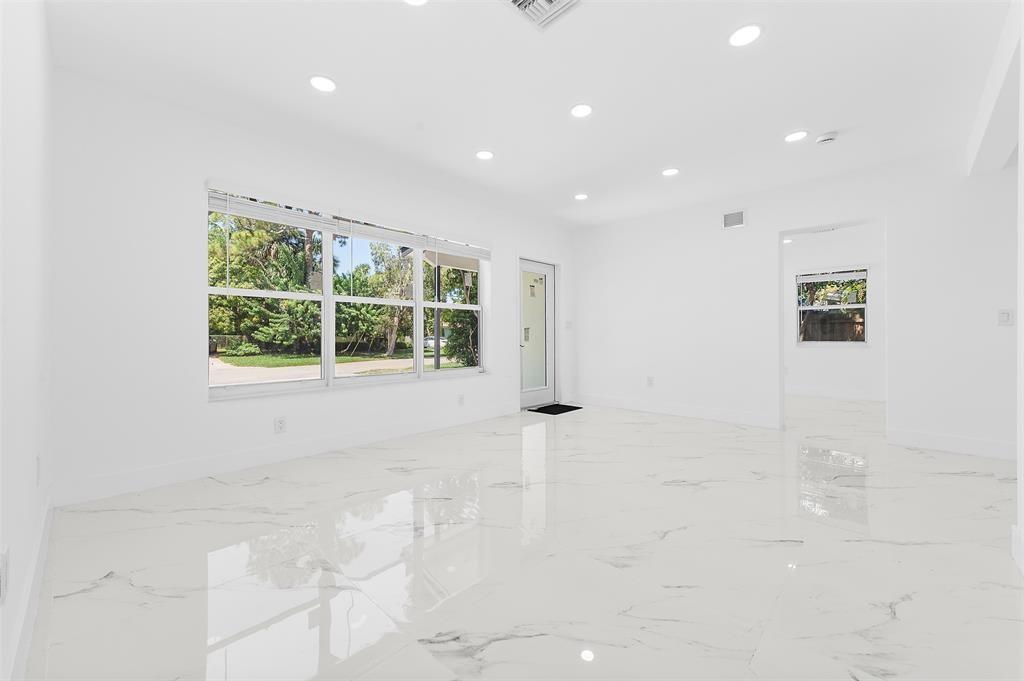 1660 SW 22nd Ave