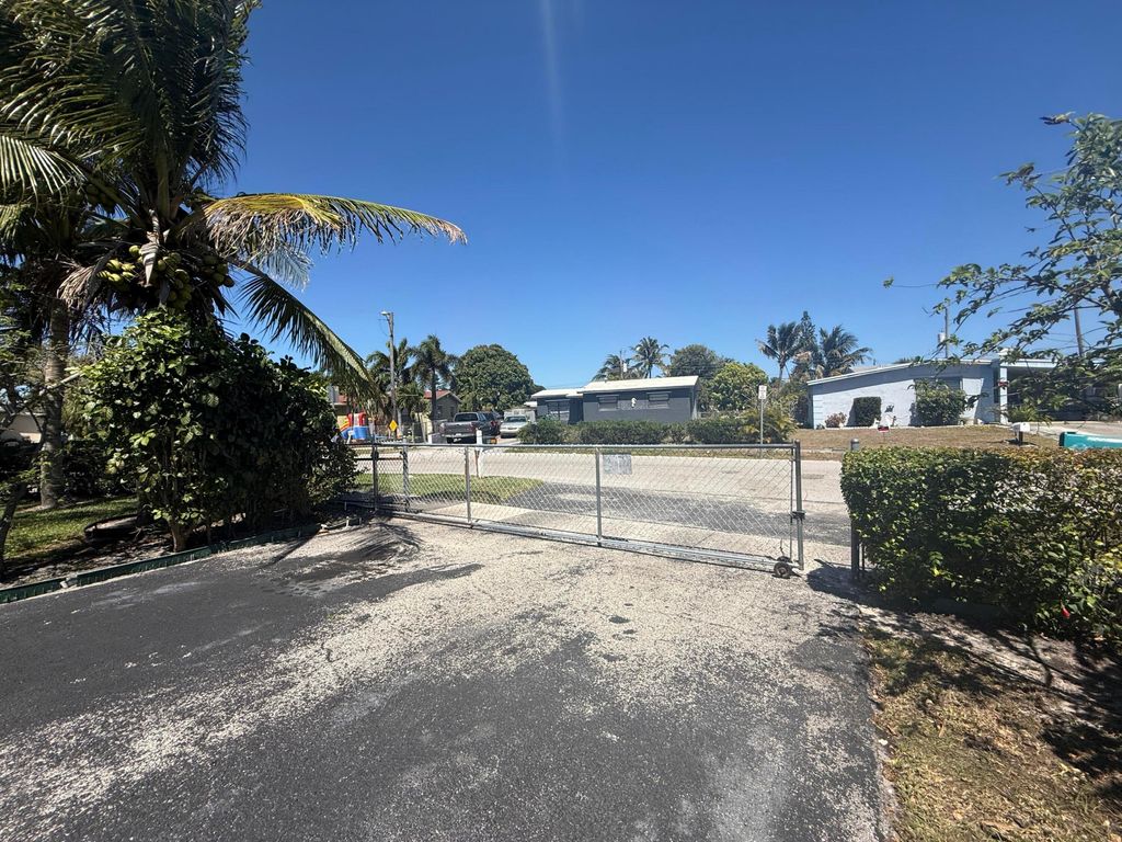 Photo of 90 NW 27th Court N, Boynton Beach, FL 33435 (MLS # R11074355)