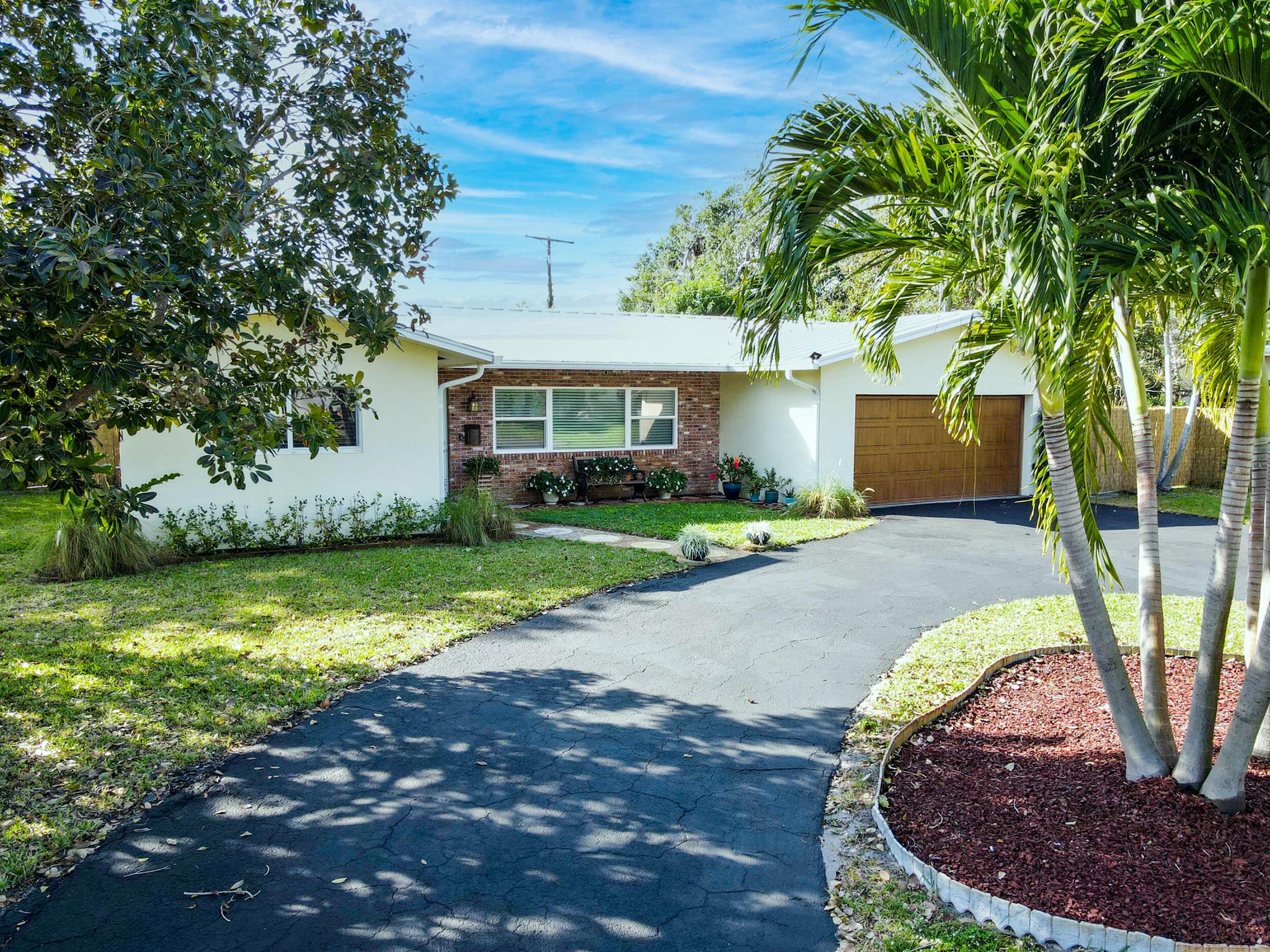 550 NE 5th Street, Pompano Beach, FL, 33060/$875,000 2 550 NE 5th Street