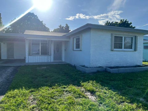 Photo of 2321 N 58th Terrace, Hollywood, FL 33021 (MLS # B26071960)
