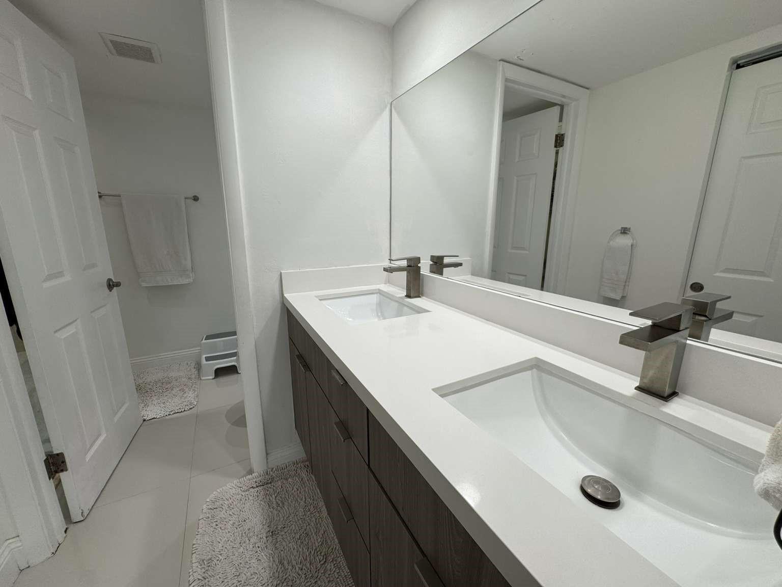 Brickell Place Ph II Cond - Residential Lease