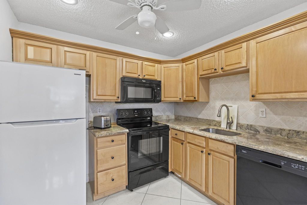 Photo of 137 Burgundy C # 137, Delray Beach, FL 33484 (MLS # R11135930)