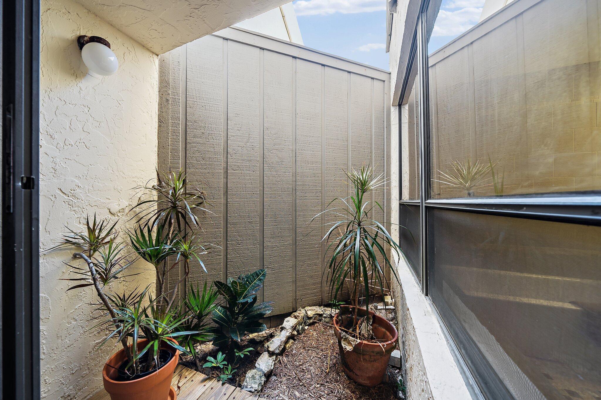 SEA LOFTERS CONDO - Residential Lease