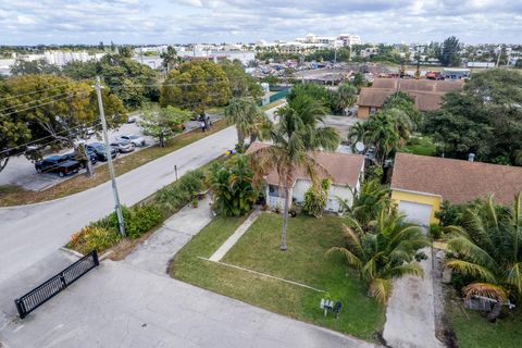 730 N 5th Street Lantana FL 33462