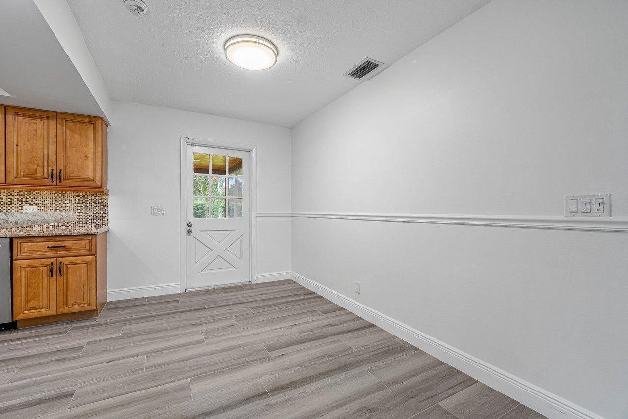 PALM BEACH FARMS CO 3 - Residential Lease