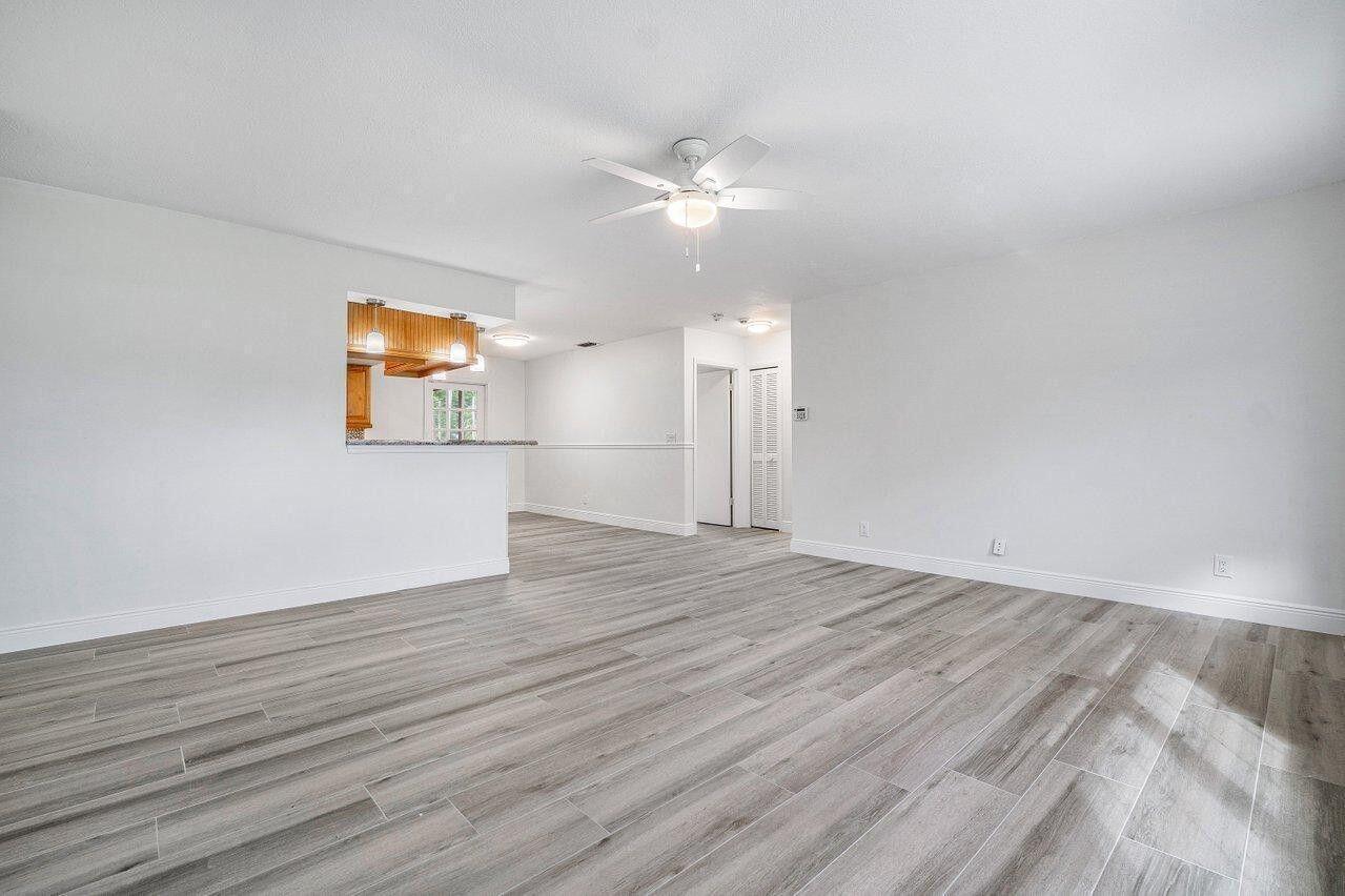 PALM BEACH FARMS CO 3 - Residential Lease