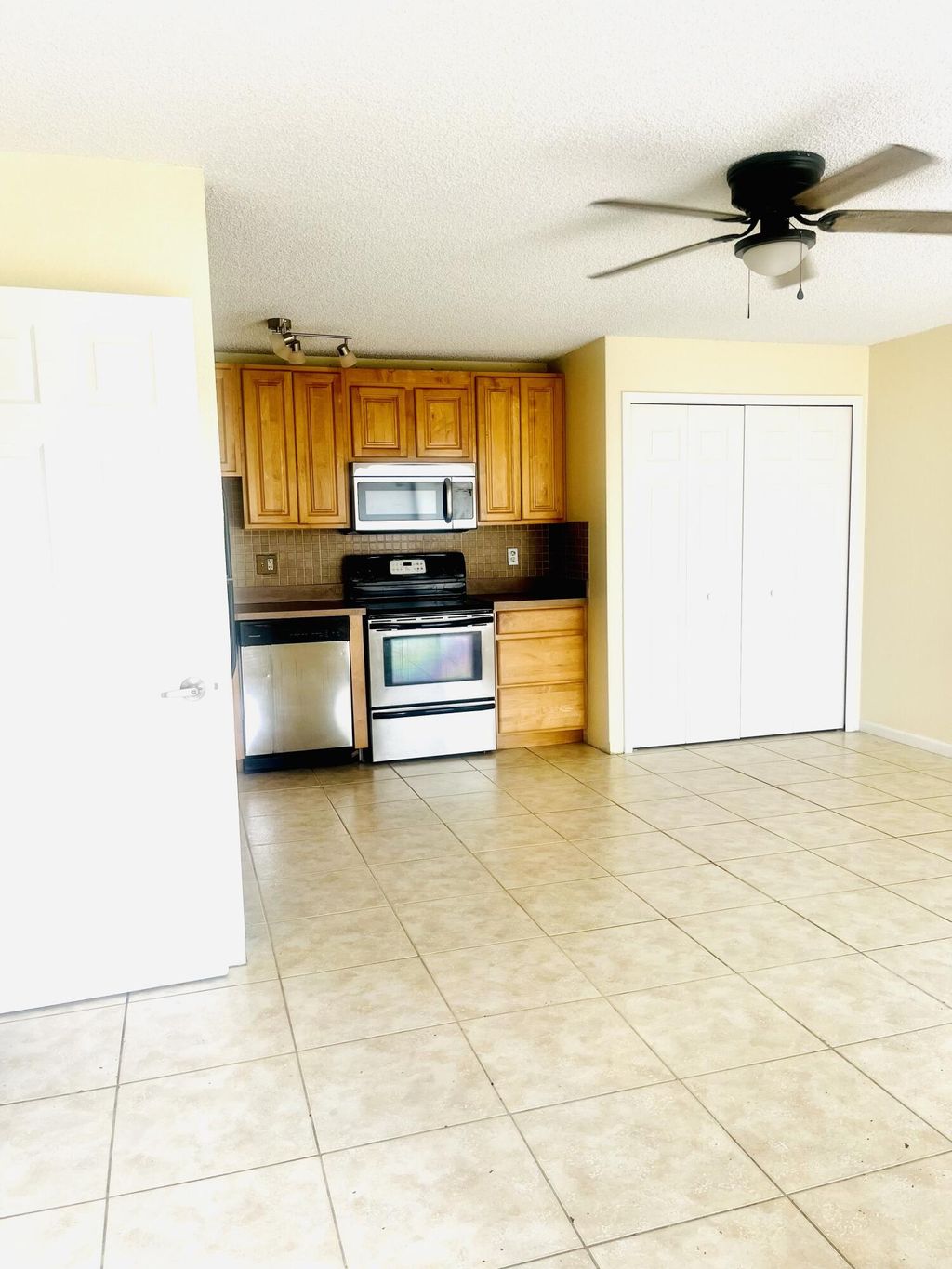 Photo of 635 Executive Center Drive #M202, West Palm Beach, FL 33401 (MLS # R11151069)