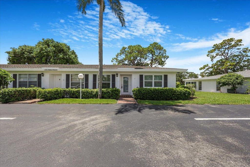 Photo of 5178 Privet Place #D, Delray Beach, FL 33484 (MLS # B26003875)