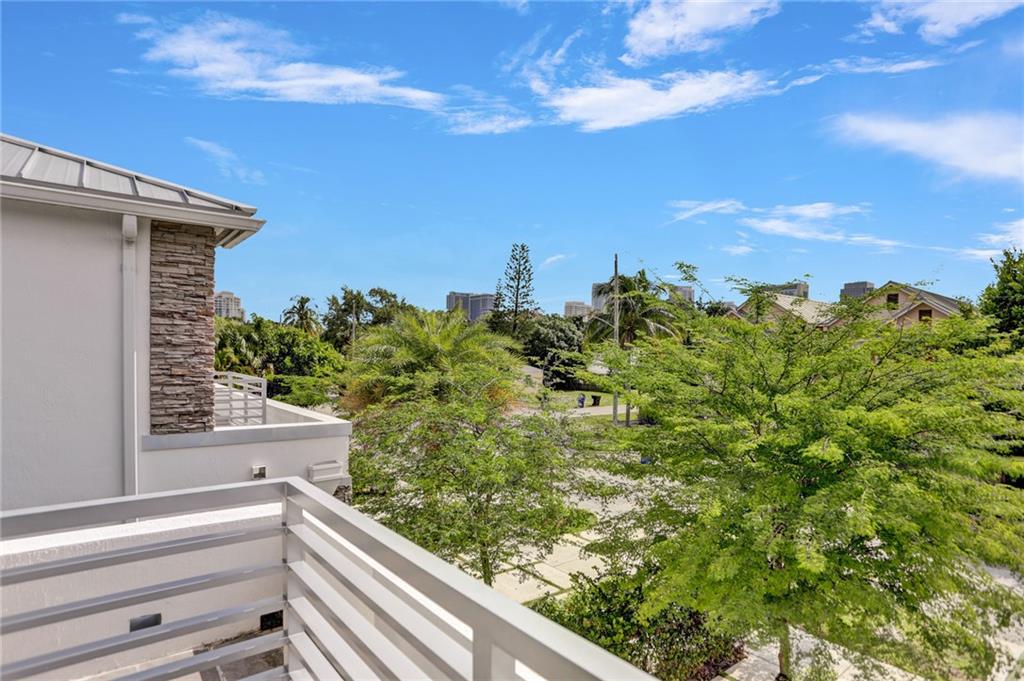 Tarpon River - Residential