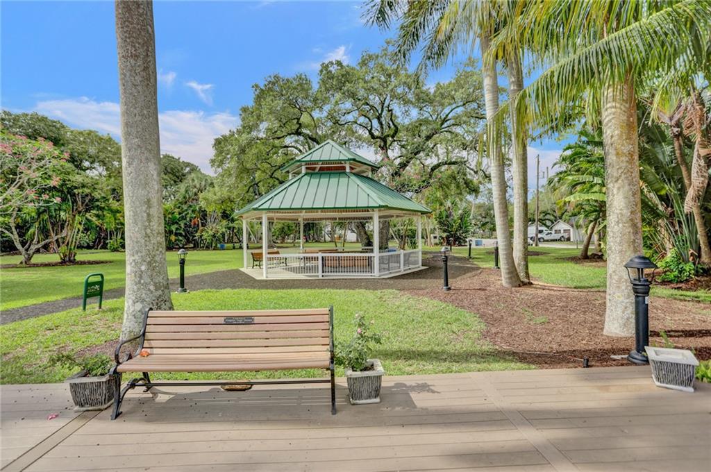 Tarpon River - Residential