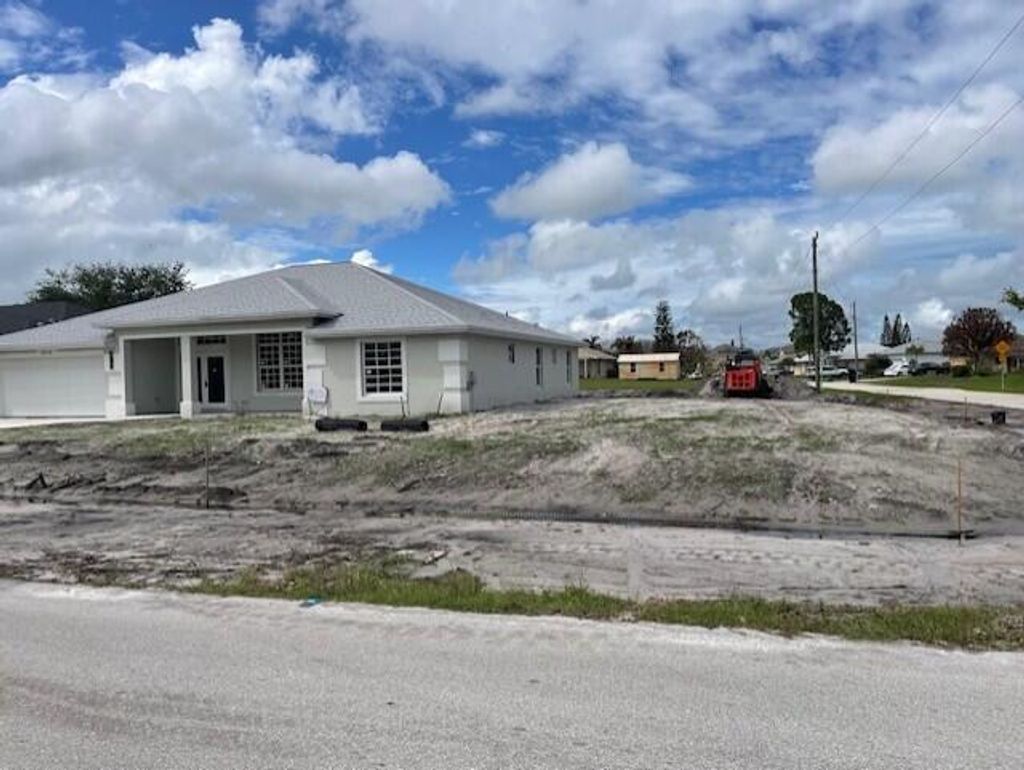 Photo of 5315 NW Milner Drive, Port Saint Lucie, FL 34983 (MLS # B26010658)