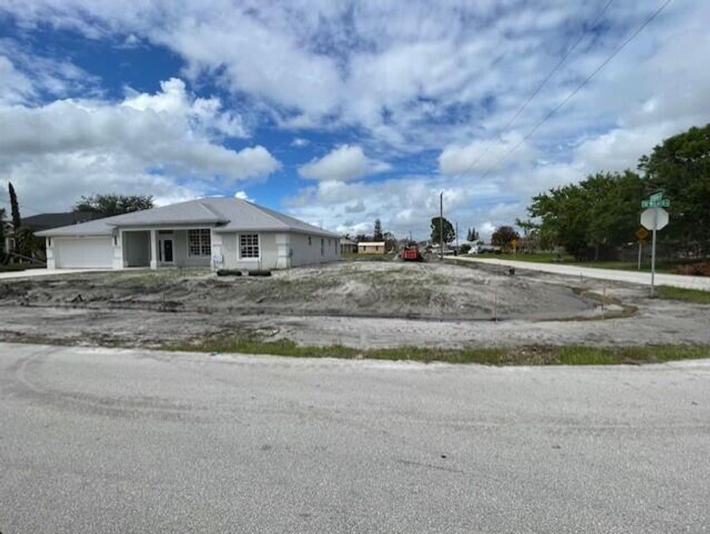 Photo of 5315 NW Milner Drive, Port Saint Lucie, FL 34983 (MLS # B26010658)