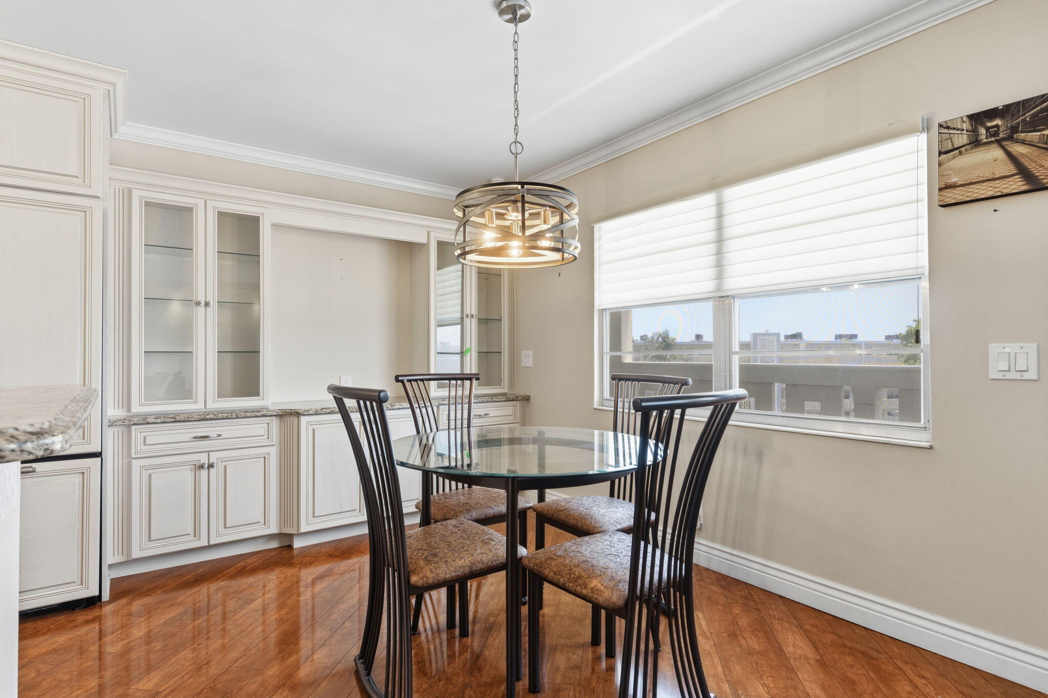 4037 Ainslie C
