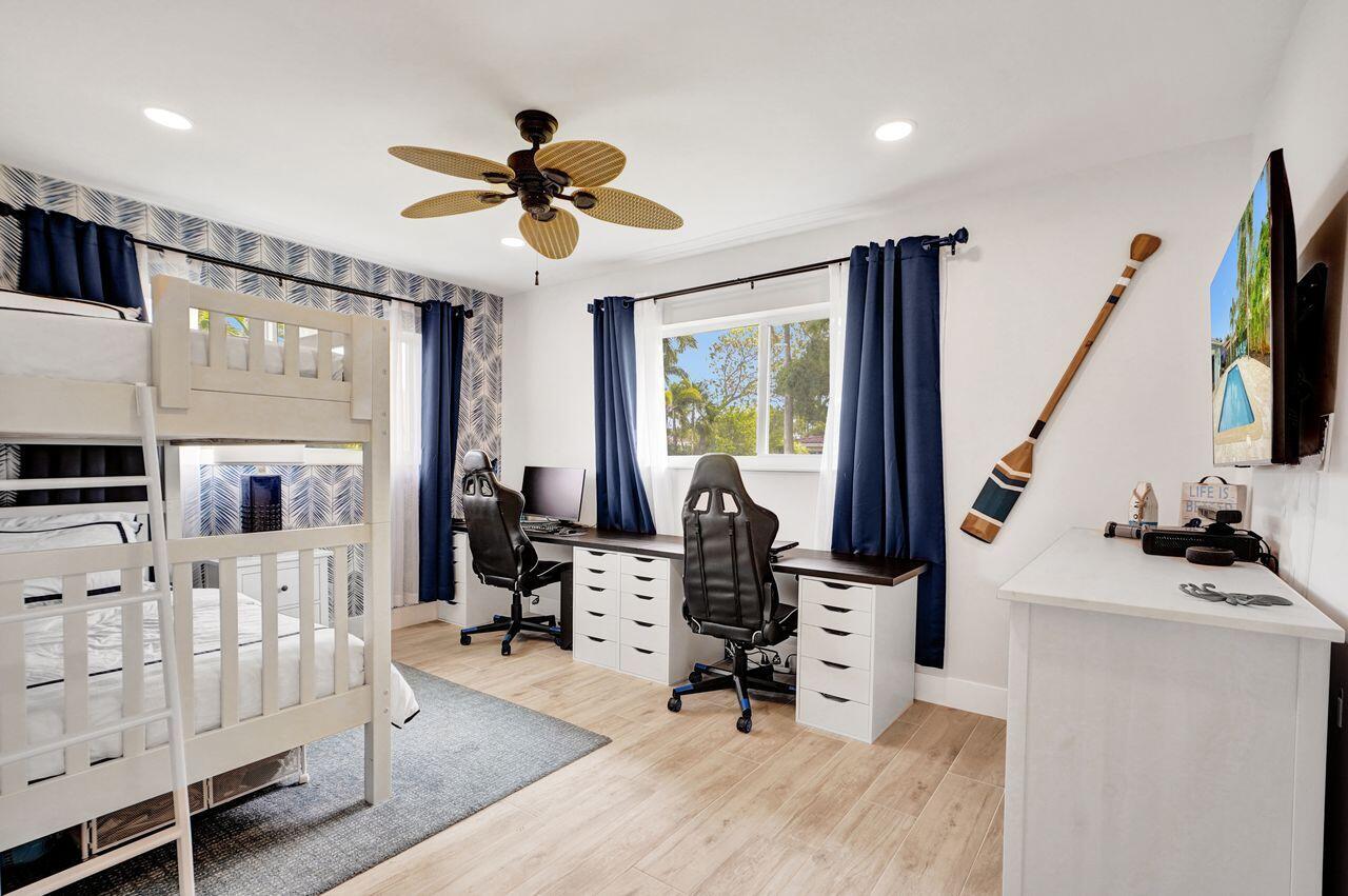 LYONS PARK FIRST ADD - Residential