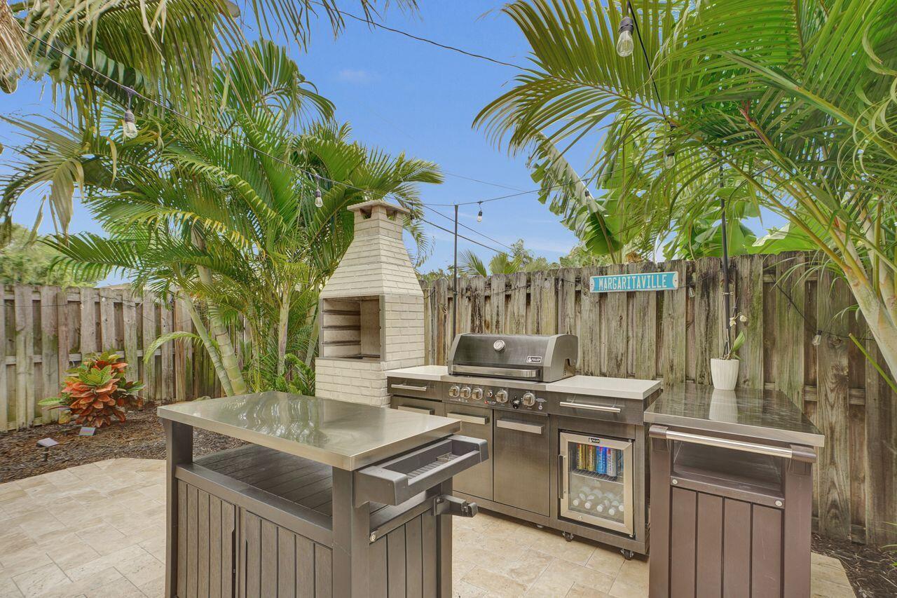 LYONS PARK FIRST ADD - Residential