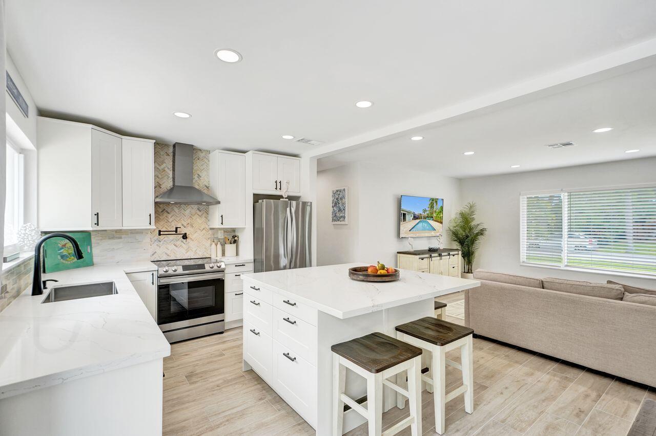 LYONS PARK FIRST ADD - Residential