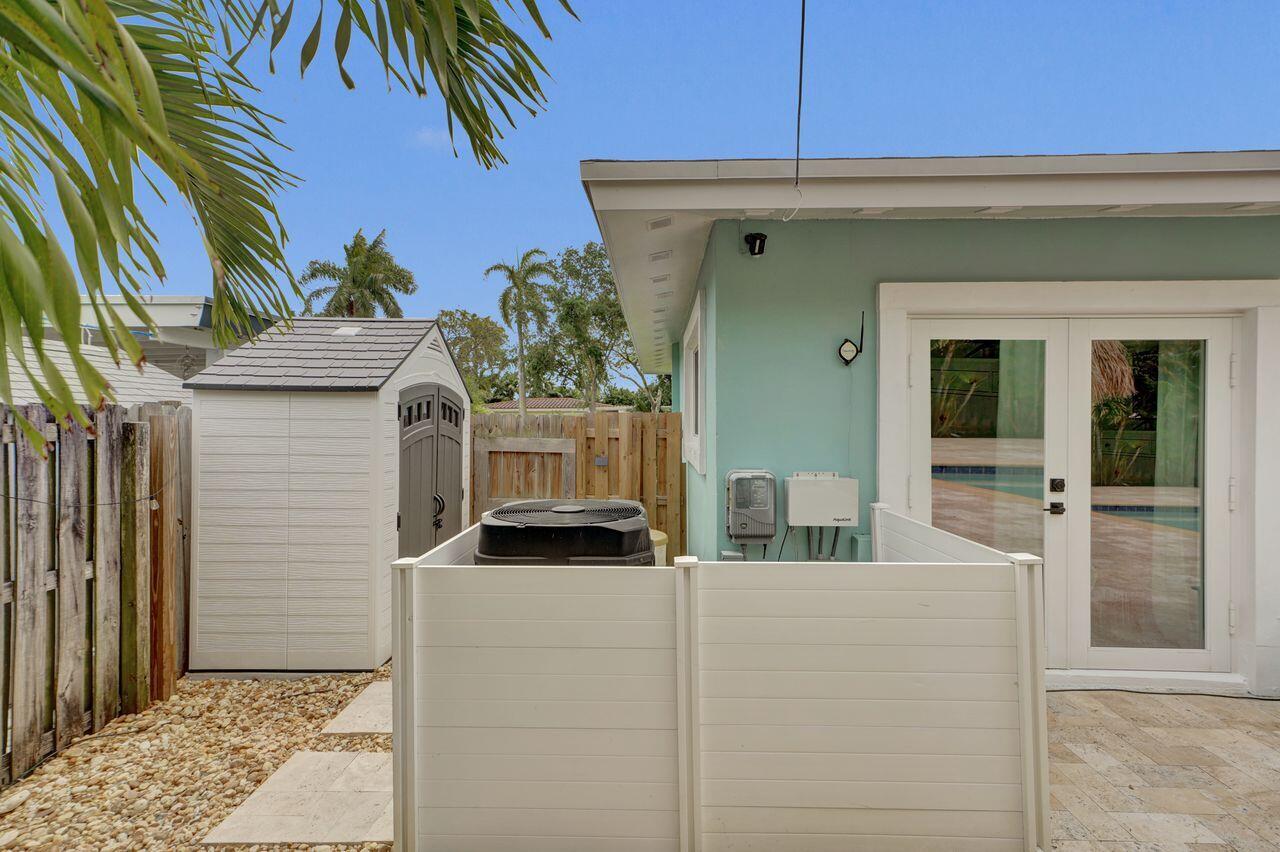 LYONS PARK FIRST ADD - Residential