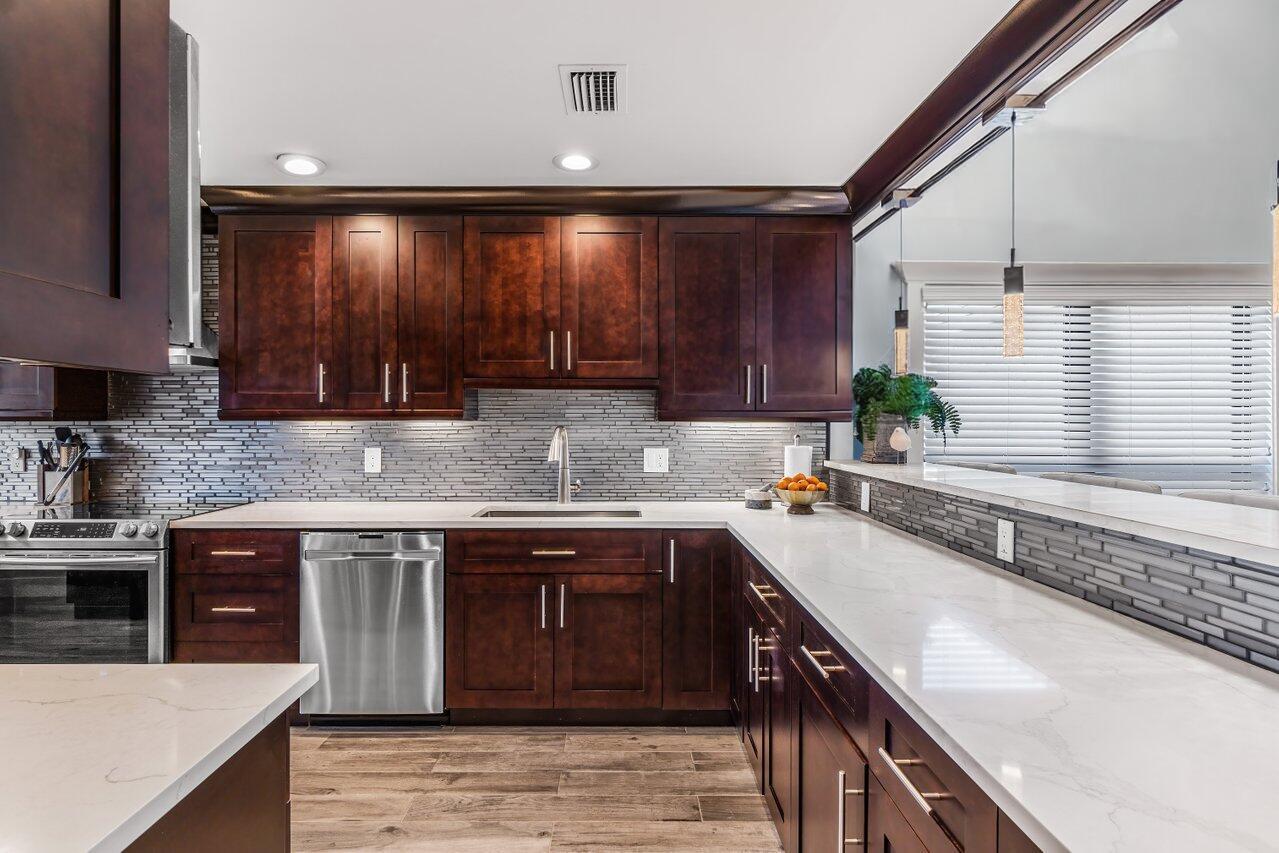 EASTGATE AT HUNTERS RUN CONDO - Residential