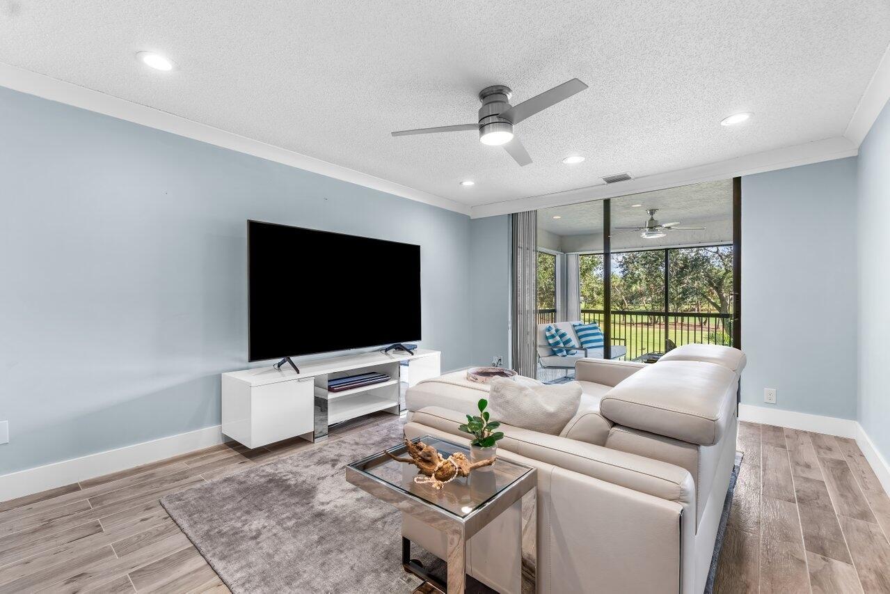 EASTGATE AT HUNTERS RUN CONDO - Residential