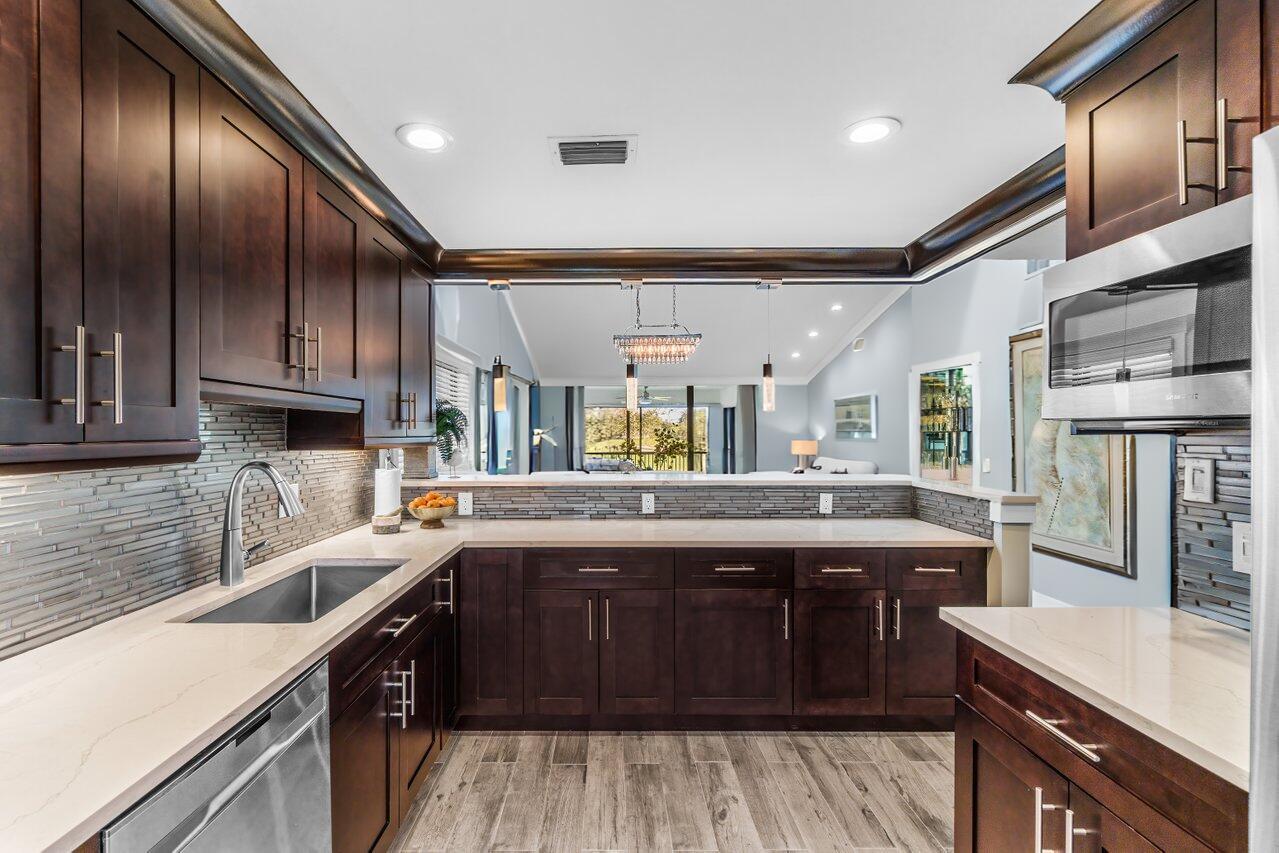 EASTGATE AT HUNTERS RUN CONDO - Residential