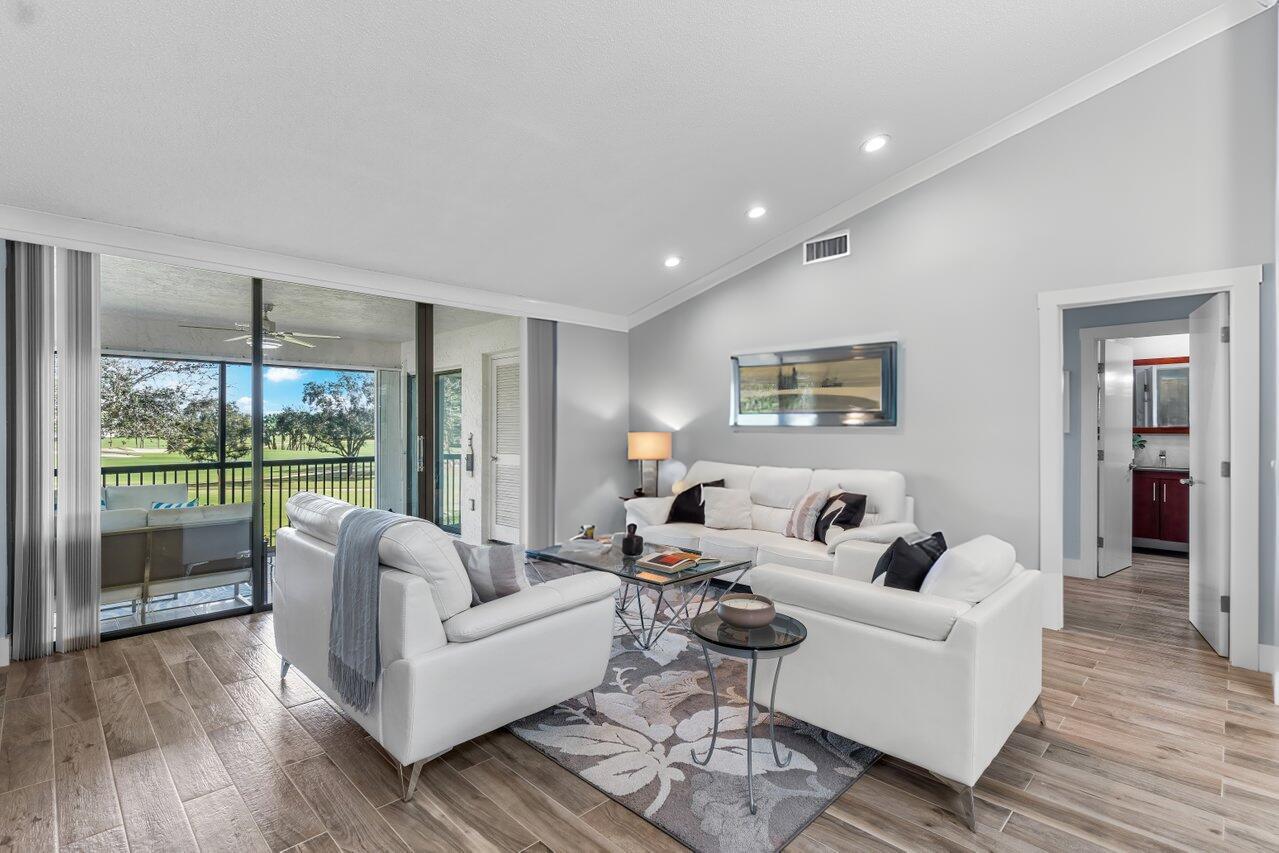 EASTGATE AT HUNTERS RUN CONDO - Residential