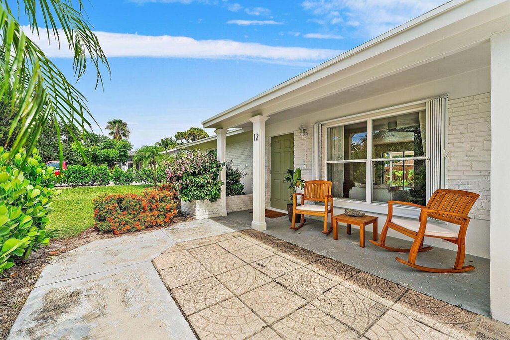 Photo of 12 Pineview Road, Jupiter, FL 33469 (MLS # R11100995)