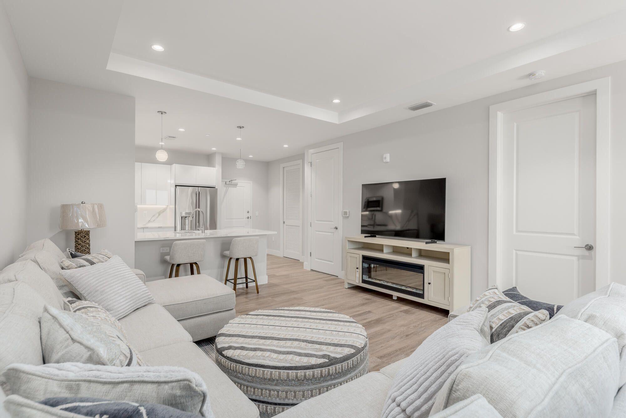SAILFISH COVE CONDOMINIUM - Residential Lease