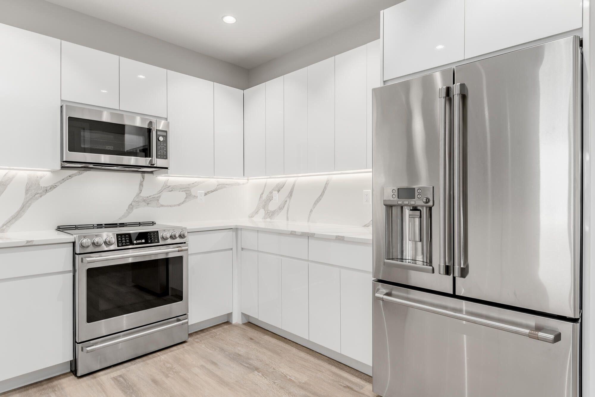 SAILFISH COVE CONDOMINIUM - Residential Lease