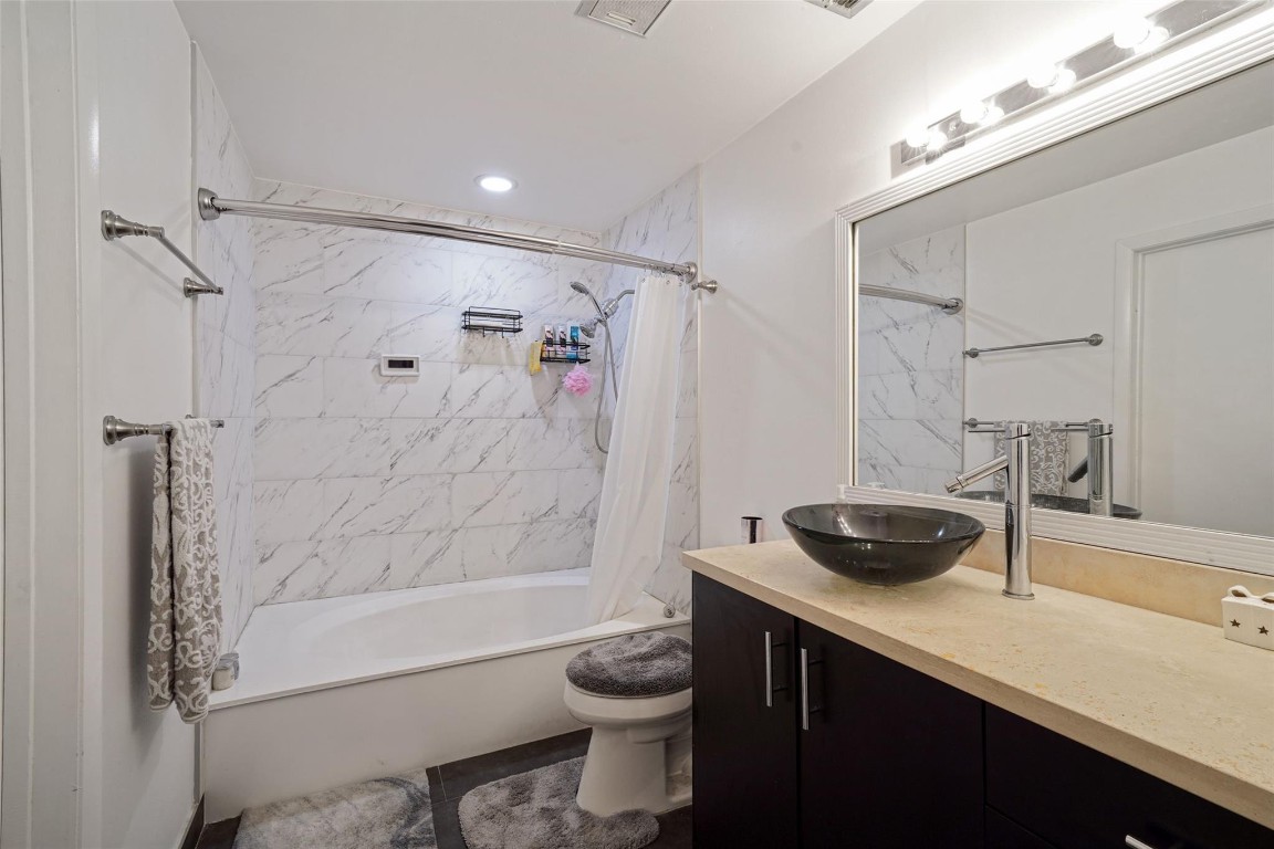 Players Place Townhomes - Residential