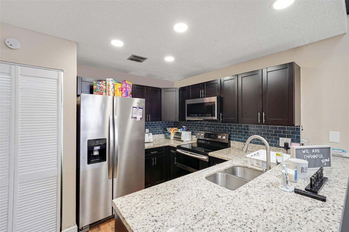 Players Place Townhomes - Residential