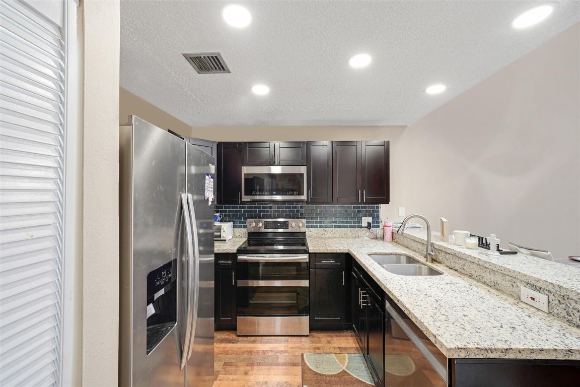 Players Place Townhomes - Residential