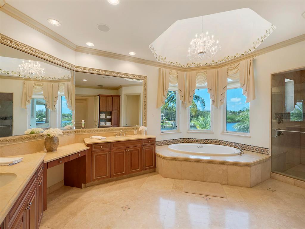 HARBOUR ISLES - Residential