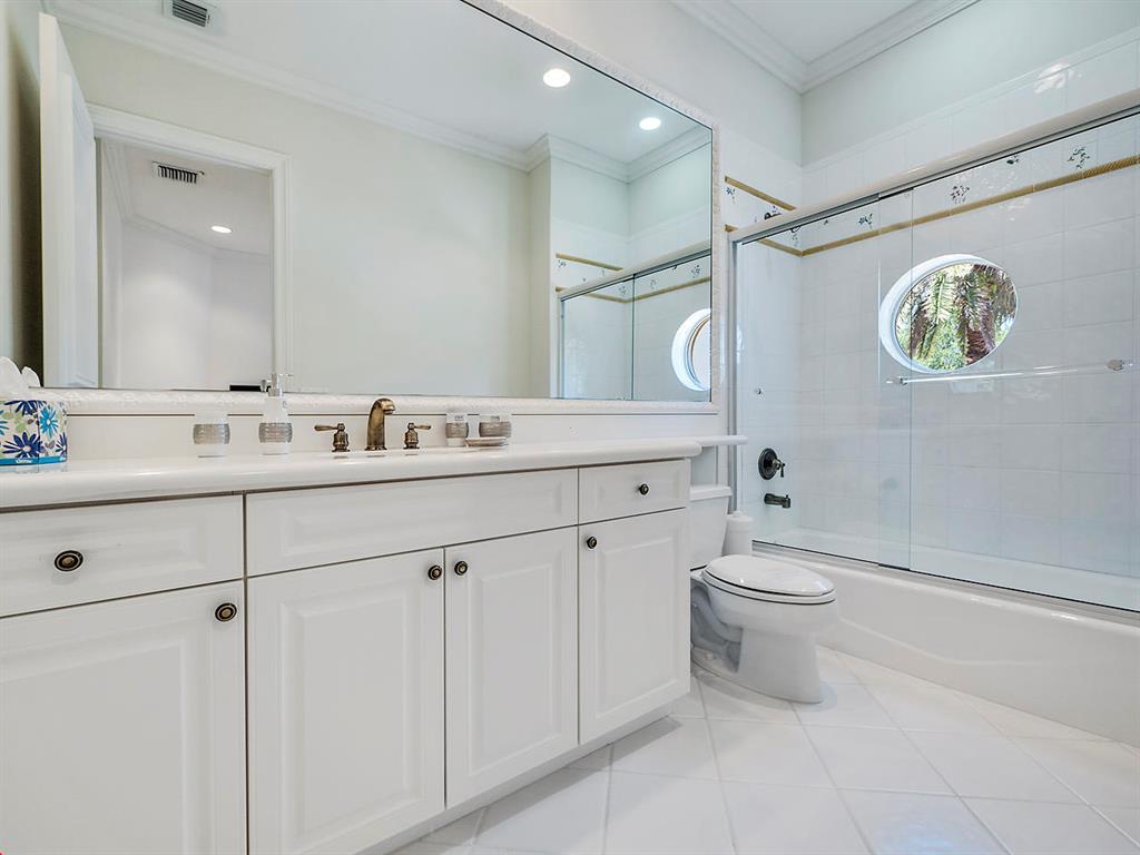 HARBOUR ISLES - Residential