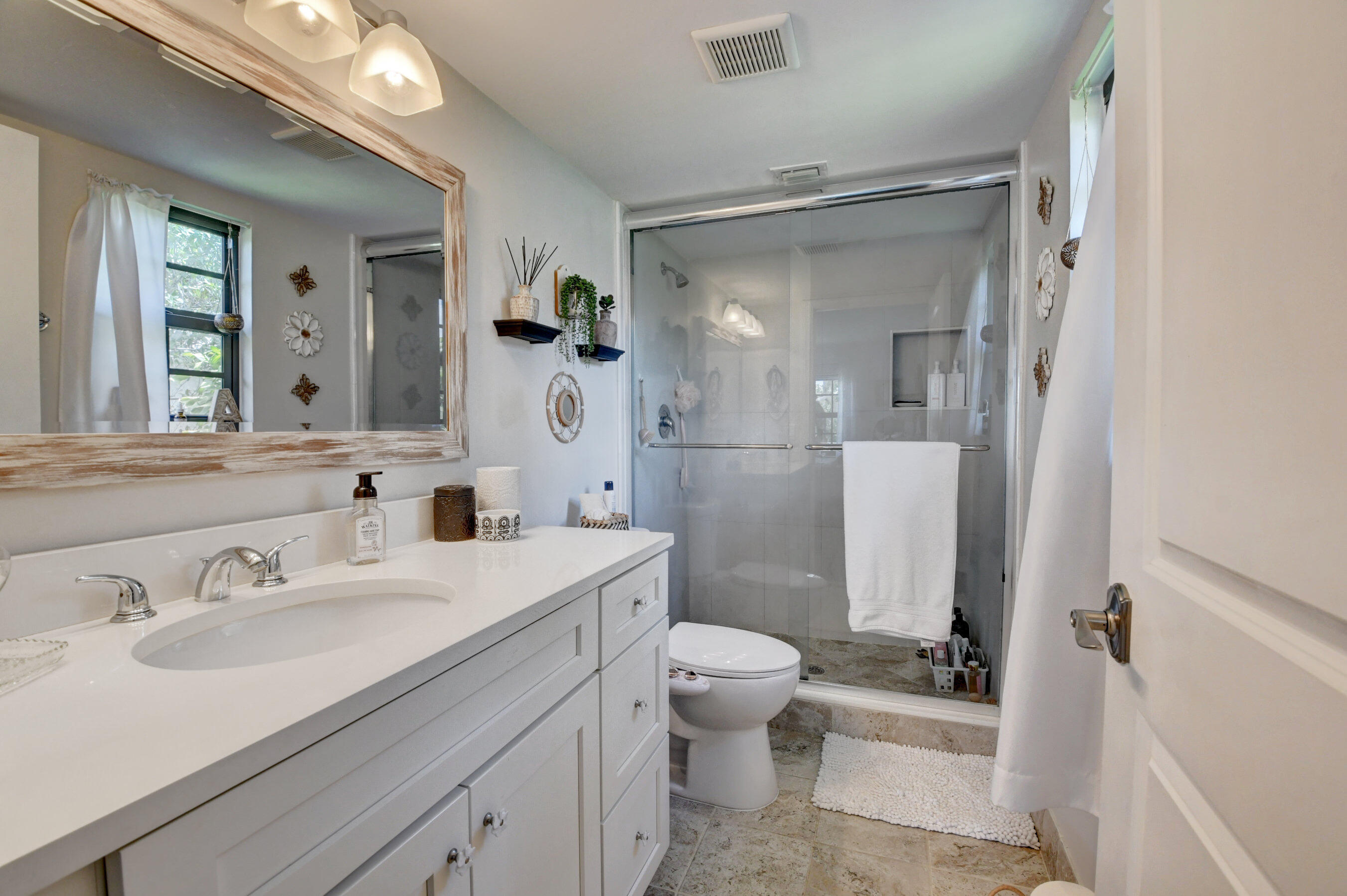 TROPIC VIEW CONDO - Residential