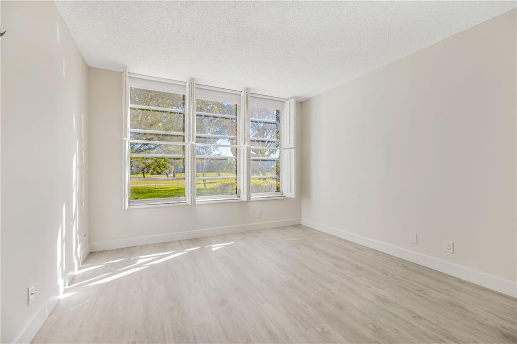 PALM AIRE CC - Residential