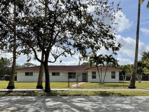 A home in Pinecrest