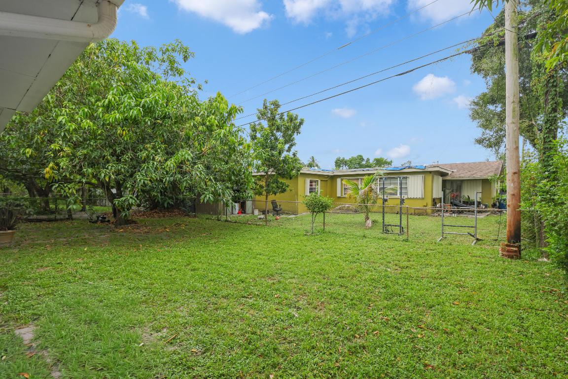 FOURTH ADD TO SUNRISE GOLF - Residential