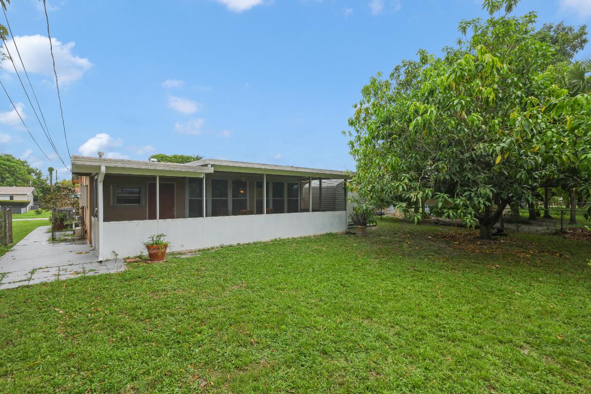 FOURTH ADD TO SUNRISE GOLF - Residential