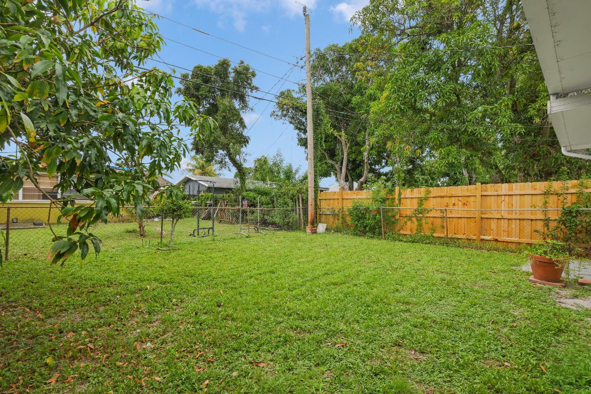 FOURTH ADD TO SUNRISE GOLF - Residential