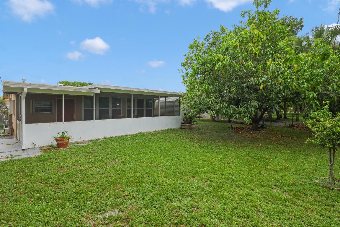 FOURTH ADD TO SUNRISE GOLF - Residential