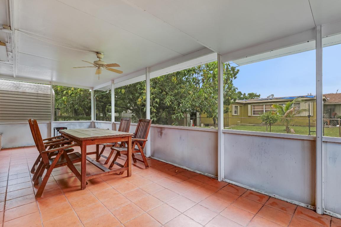 FOURTH ADD TO SUNRISE GOLF - Residential