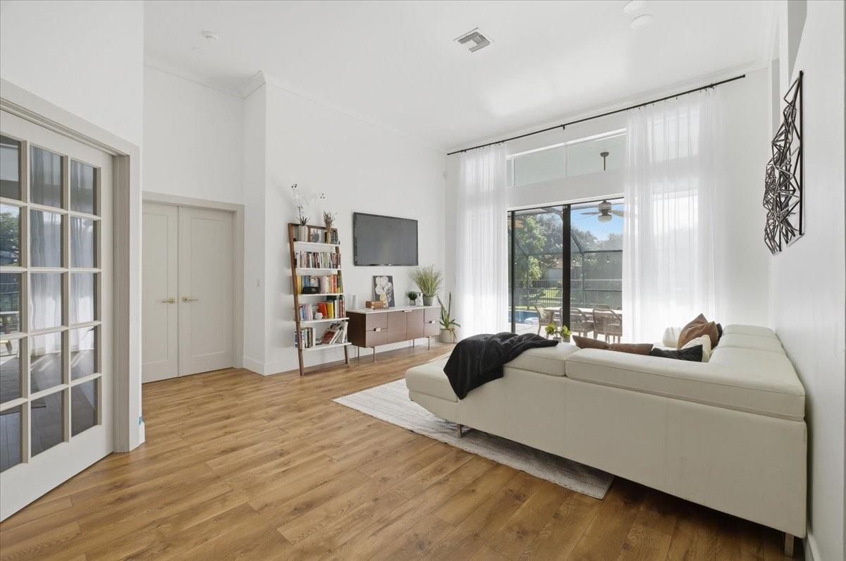North Spgs 132-38 B - Residential
