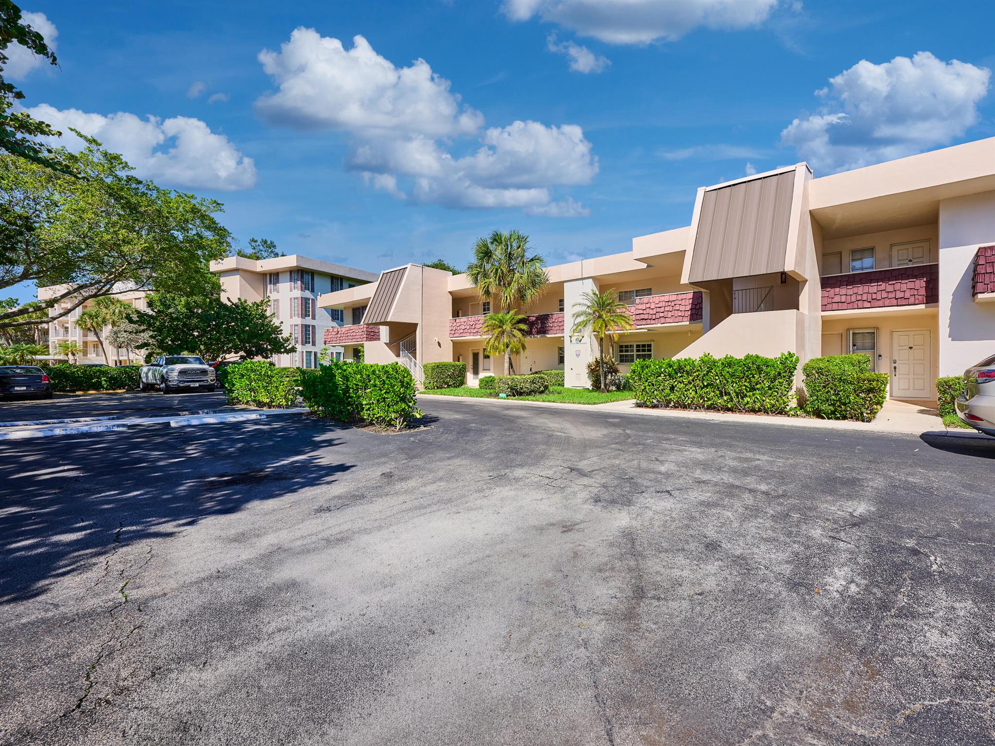 NO 4 PALM-AIRE COUNTRY CL - Residential